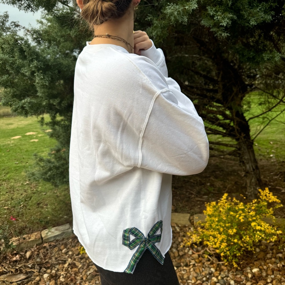 Bow Crewneck